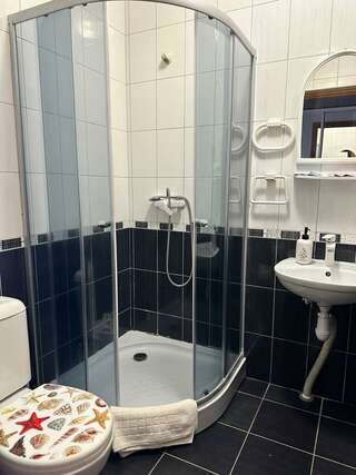 Гостиница Адмирал клуб Заозёрное Классический четырехместный номер-4